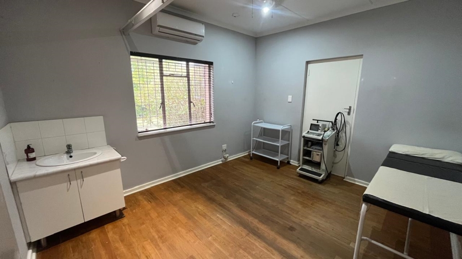  Bedroom Property for Sale in Jeffreys Bay Central Eastern Cape